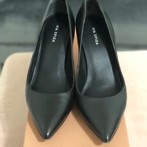 Via Spiga 2.5” pumps size 4.5